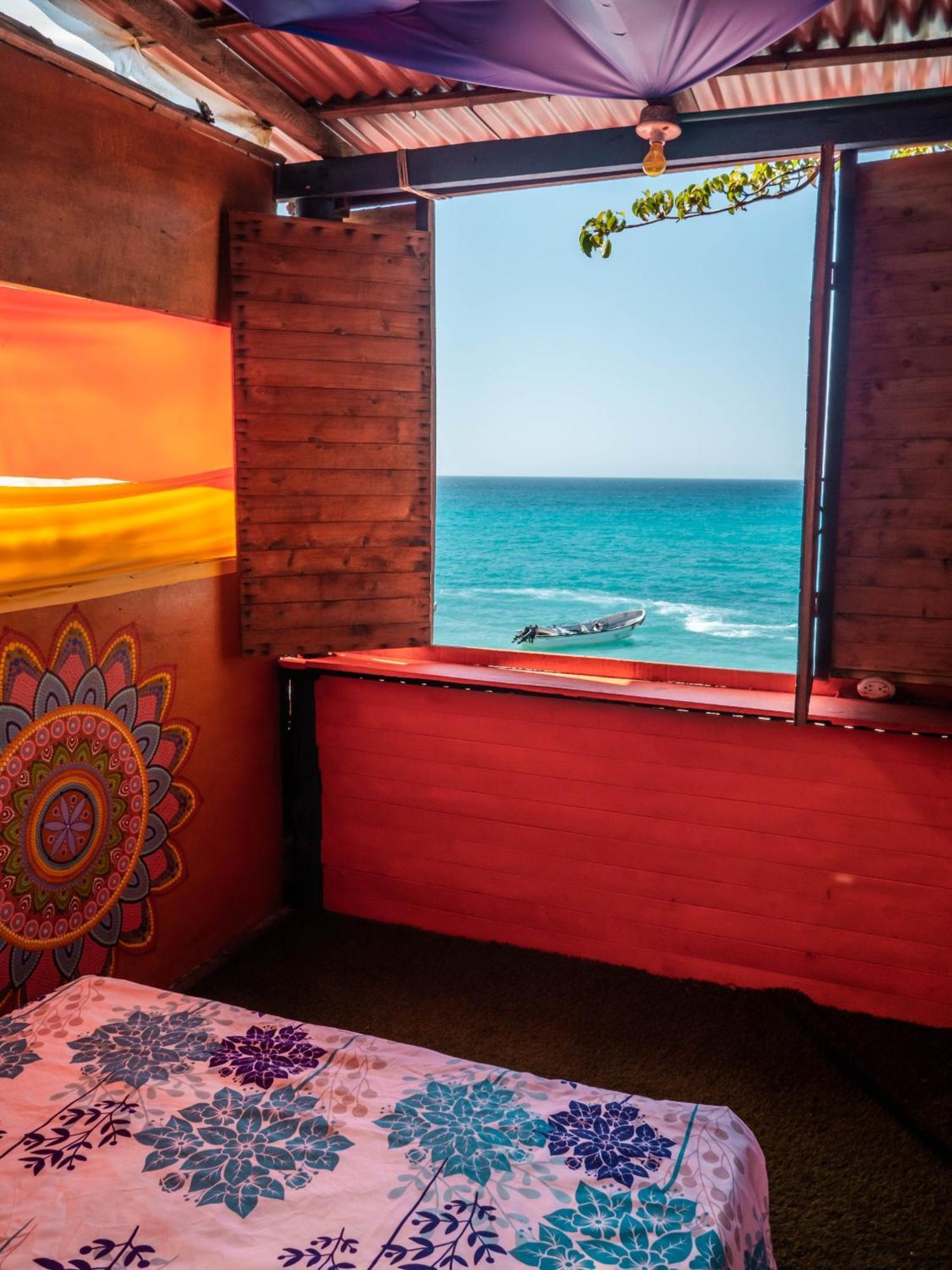 A Orilla Del Mar En Baru Hostel Cartagena Buitenkant foto