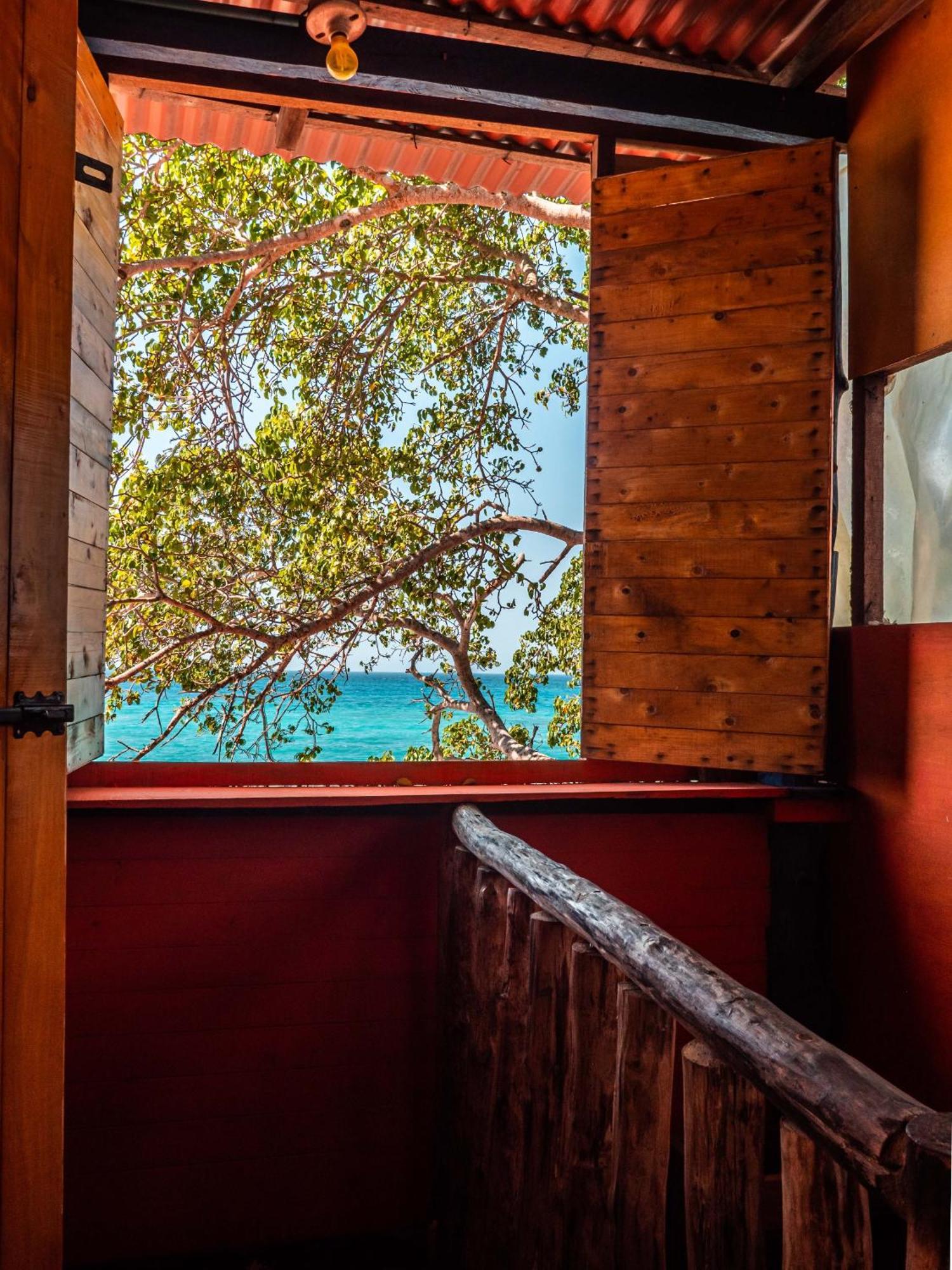 A Orilla Del Mar En Baru Hostel Cartagena Buitenkant foto